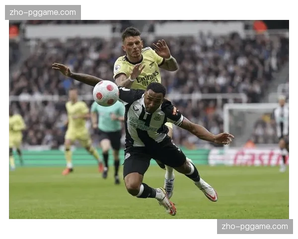 英超球队减少短传渗透 中场争夺转向长传调度 英超球队减少短传渗透 中场争夺转向长传调度